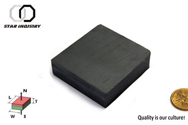 Piccoli magneti ceramici su misura, colore nero dei magneti a barra della ferrite Y35